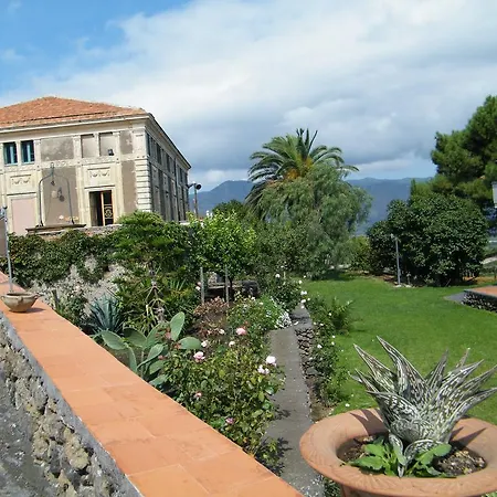 Etna Wine Azienda Agrituristica Passopisciaro